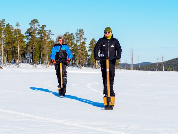 Snowscootering Eléctrico y Trineo en Saariselkä